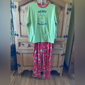 Men Grinch green red 2 piece long sleeve pajamas size XL